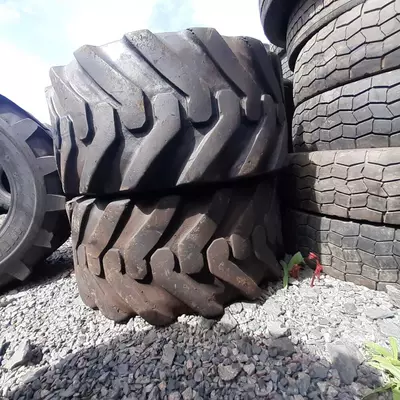 Шини вживані. Шина Michelin 400/70-20